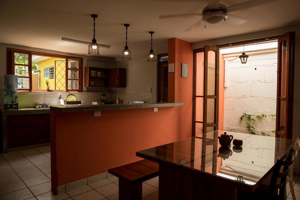La Bicicleta Hostal Managua Exterior photo